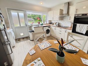 Kitchen- click for photo gallery